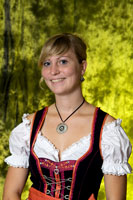 Vorschaubild, Im Dirndl