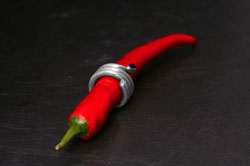 Vorschaubild, Rote Chilischote mit Ring